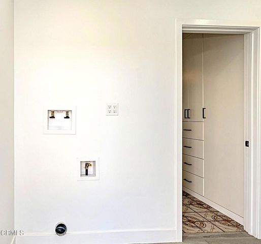 1121 La Puerta Street, Los Angeles, CA 90023