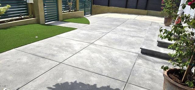 1121 La Puerta Street, Los Angeles, CA 90023