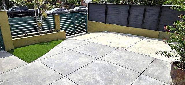 1121 La Puerta Street, Los Angeles, CA 90023
