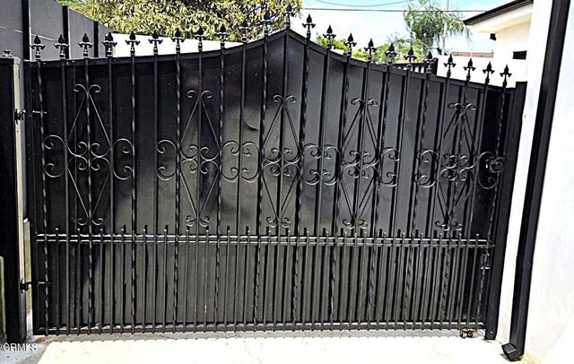 1121 La Puerta Street, Los Angeles, CA 90023