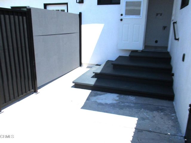 1121 La Puerta Street, Los Angeles, CA 90023