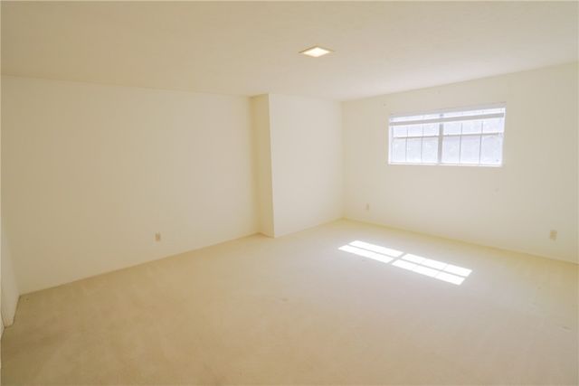 1000 W 6th Street, Mcgregor, TX 76657