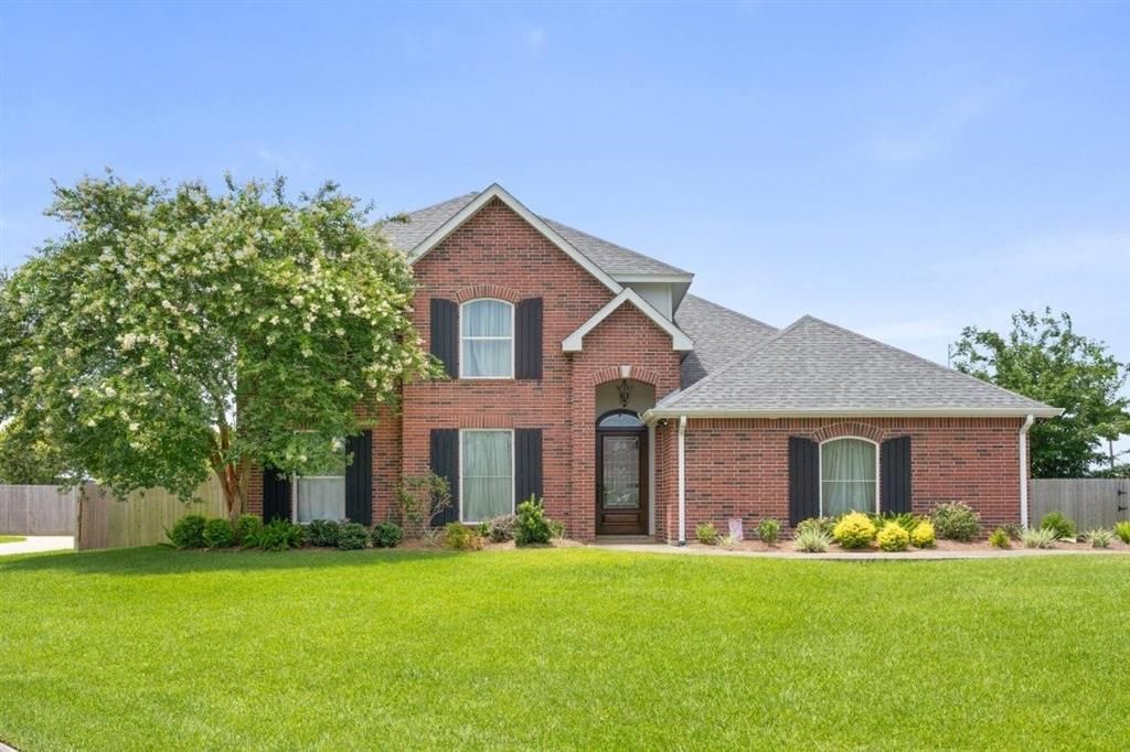 2407 Fox Hollow Street, Lake Charles, LA 70605