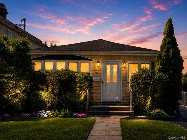 522 Willow Street, South Hempstead, NY 11550