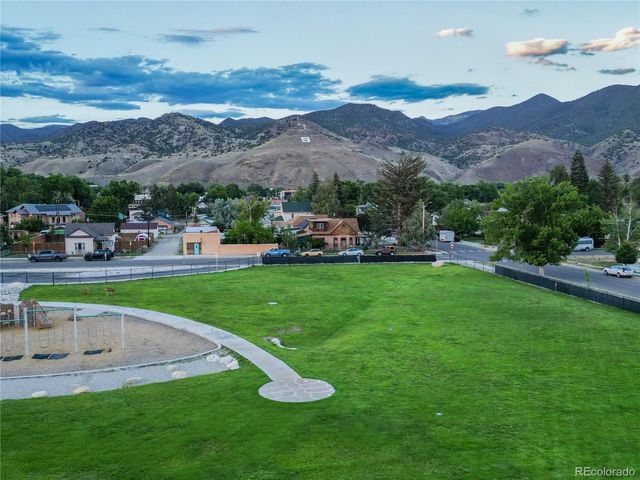 323 W 8th St, Salida, CO 81201