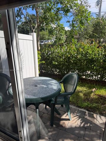 336 NW 8th Ct, Pompano Beach, FL 33060
