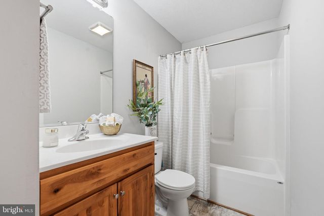 195 GAYLES LN, Front Royal, VA 22630