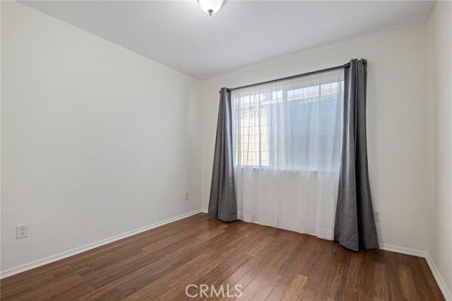 19233 Napa, Northridge (los Angeles), CA 91324