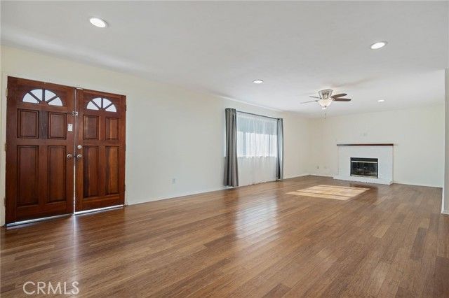 19233 Napa, Northridge (los Angeles), CA 91324