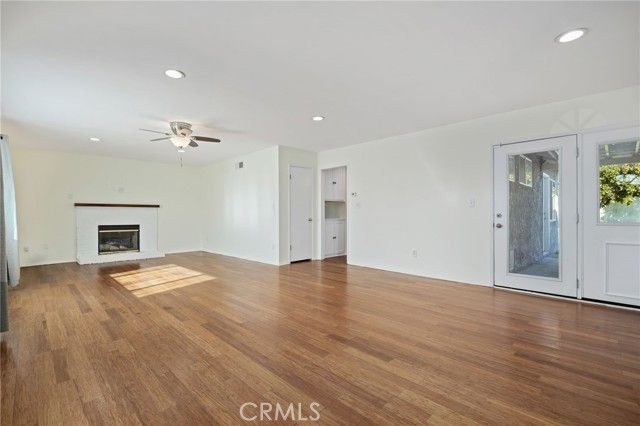 19233 Napa, Northridge (los Angeles), CA 91324