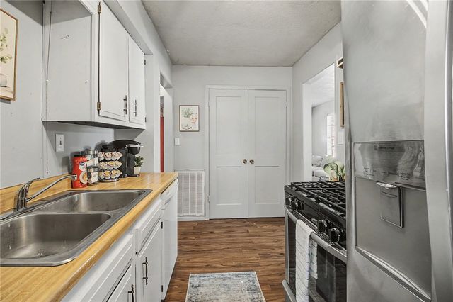 2905 South College Avenue, Bryan, TX 77801