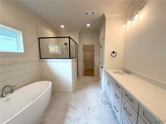 13949 Glen Park Ave, Northport, AL 35475