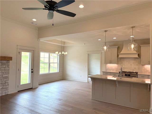 13949 Glen Park Ave, Northport, AL 35475