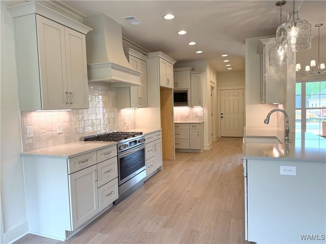 13949 Glen Park Ave, Northport, AL 35475