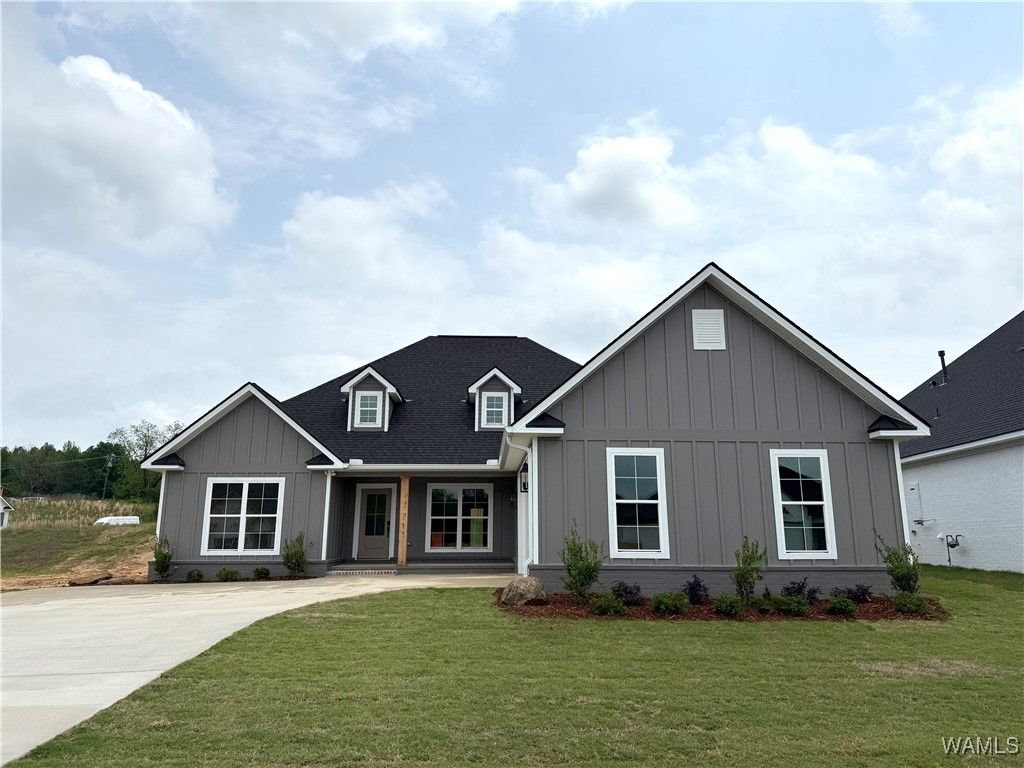 13949 Glen Park Ave, Northport, AL 35475