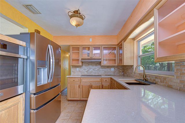 6710 35TH TERRACE N, St Petersburg, FL 33710