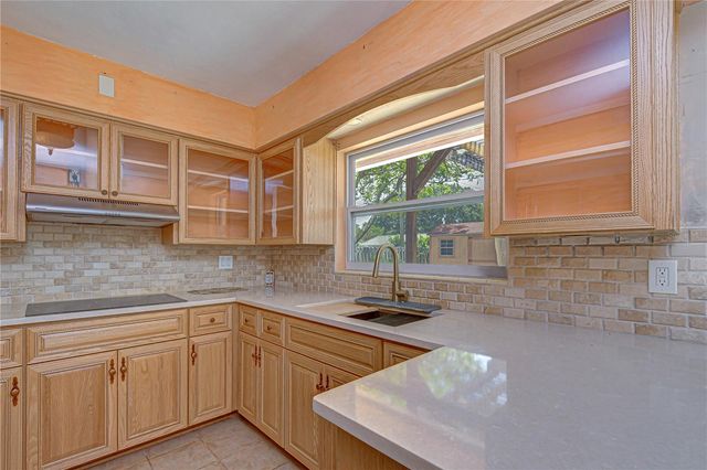 6710 35TH TERRACE N, St Petersburg, FL 33710