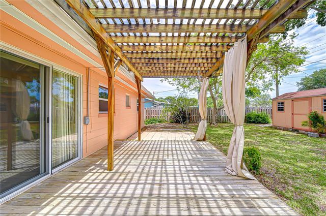 6710 35TH TERRACE N, St Petersburg, FL 33710