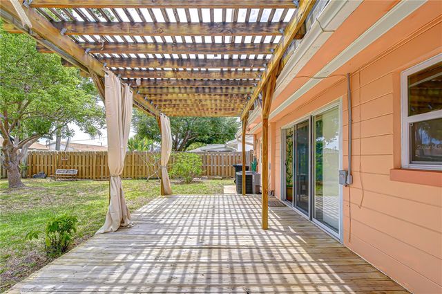 6710 35TH TERRACE N, St Petersburg, FL 33710