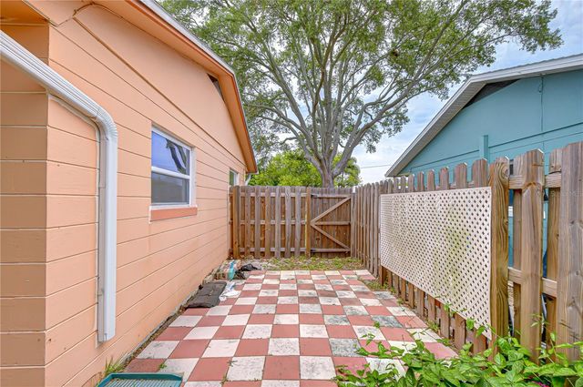 6710 35TH TERRACE N, St Petersburg, FL 33710