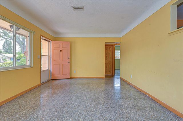 6710 35TH TERRACE N, St Petersburg, FL 33710