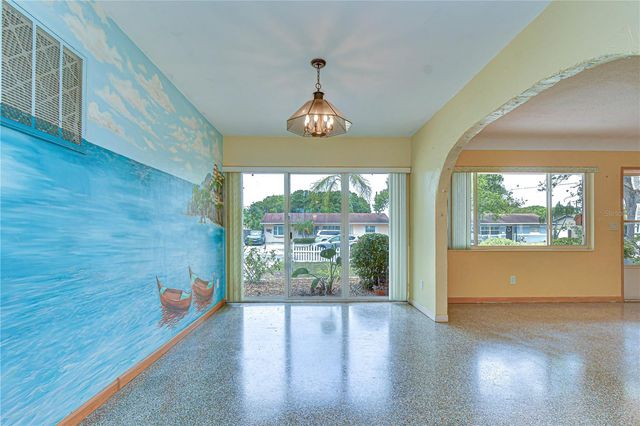 6710 35TH TERRACE N, St Petersburg, FL 33710