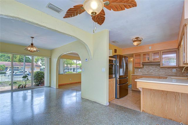 6710 35TH TERRACE N, St Petersburg, FL 33710
