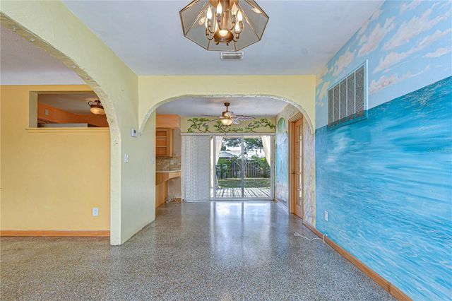 6710 35TH TERRACE N, St Petersburg, FL 33710
