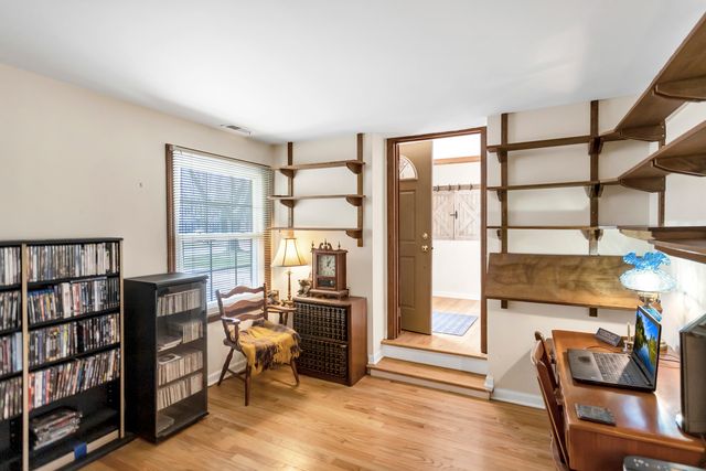 915 N Saratoga Drive, Palatine, IL 60074