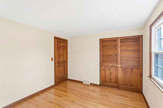 915 N Saratoga Drive, Palatine, IL 60074