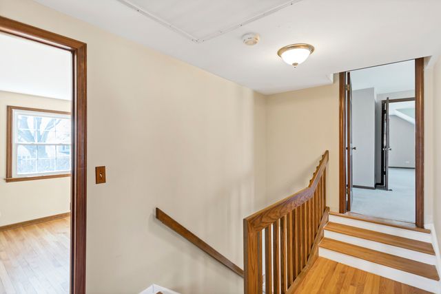 915 N Saratoga Drive, Palatine, IL 60074