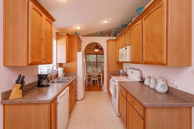148 LAKESIDE CIRCLE, Sanford, FL 32773
