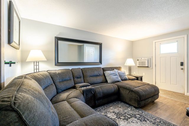 12 E Side Dr Apt 406, Concord, NH 03301