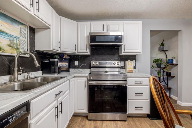 12 E Side Dr Apt 406, Concord, NH 03301