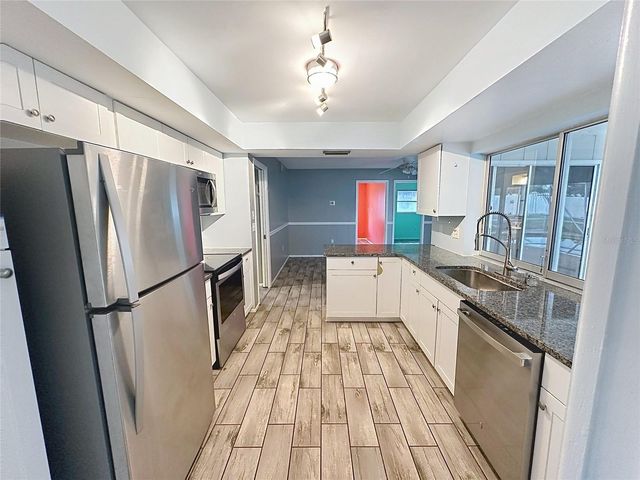 1093 N CYPRESS POINT DRIVE, Venice, FL 34293