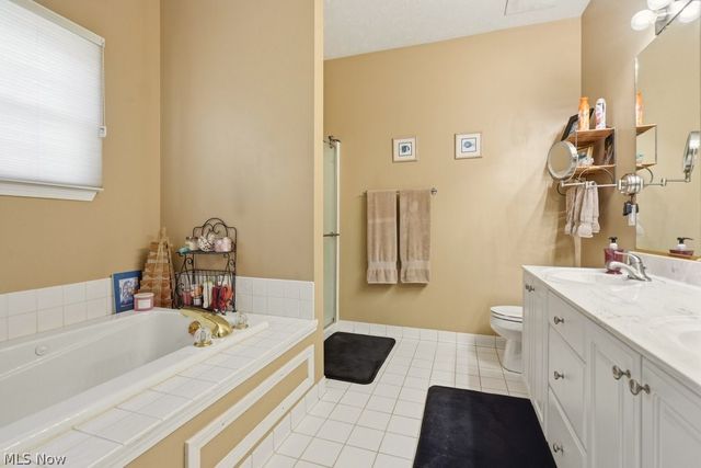 593 Brookstone Court, Copley, OH 44321