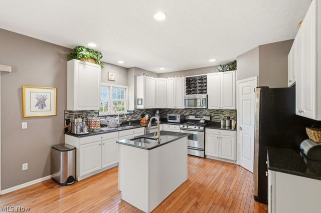 593 Brookstone Court, Copley, OH 44321