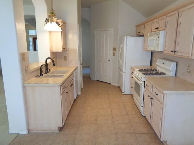 32510 Decker Oaks Drive, Pinehurst, TX 77362