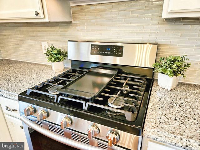 21747 KINGS CROSSING TER, Ashburn, VA 20147