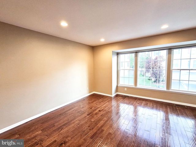 21747 KINGS CROSSING TER, Ashburn, VA 20147