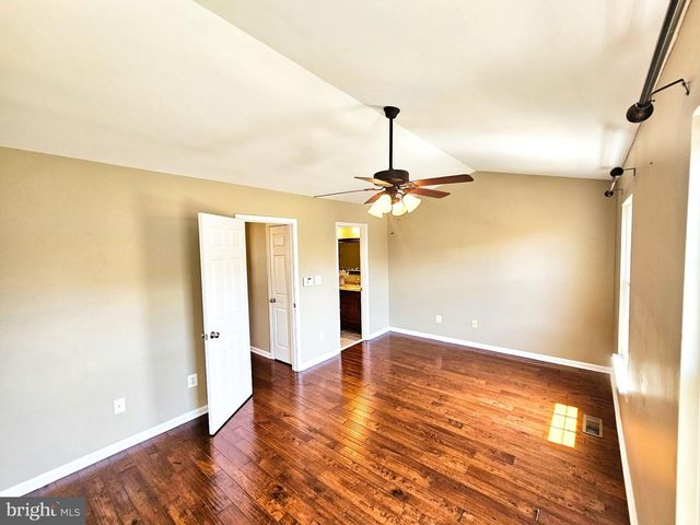 21747 KINGS CROSSING TER, Ashburn, VA 20147