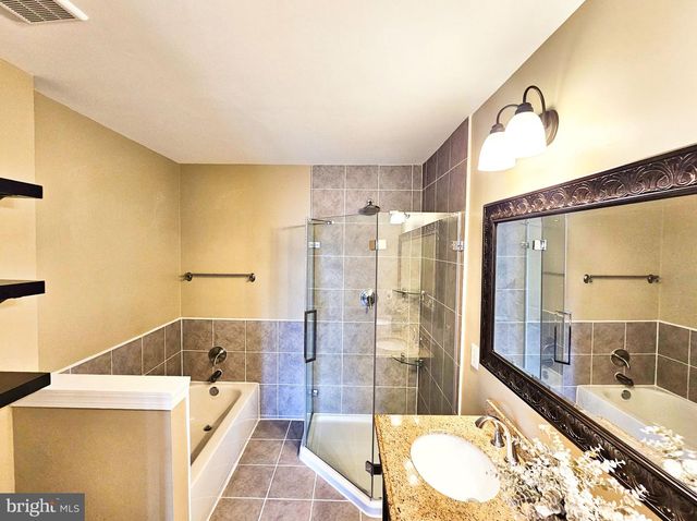 21747 KINGS CROSSING TER, Ashburn, VA 20147