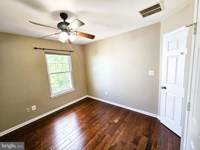 21747 KINGS CROSSING TER, Ashburn, VA 20147