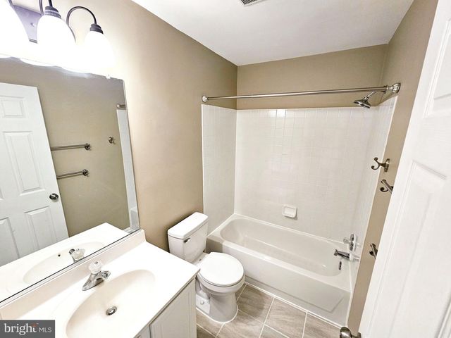 21747 KINGS CROSSING TER, Ashburn, VA 20147
