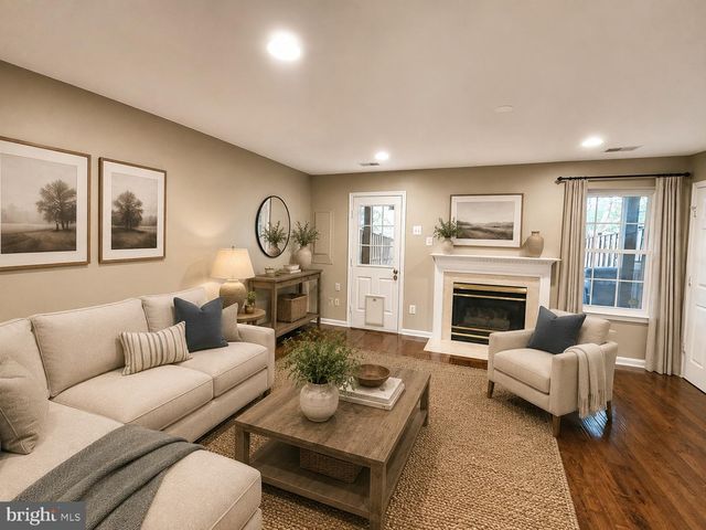 21747 KINGS CROSSING TER, Ashburn, VA 20147