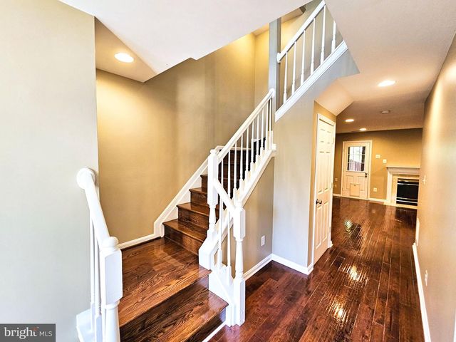 21747 KINGS CROSSING TER, Ashburn, VA 20147