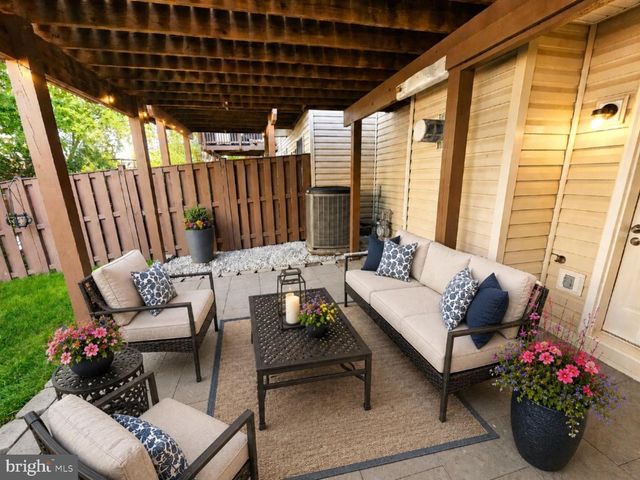 21747 KINGS CROSSING TER, Ashburn, VA 20147