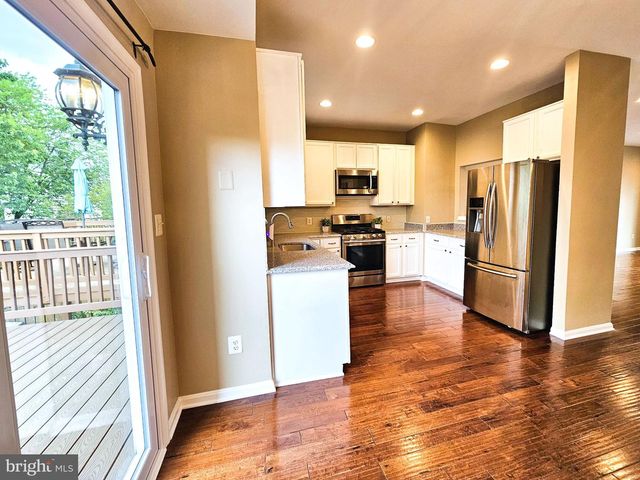 21747 KINGS CROSSING TER, Ashburn, VA 20147