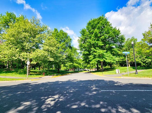 21747 KINGS CROSSING TER, Ashburn, VA 20147