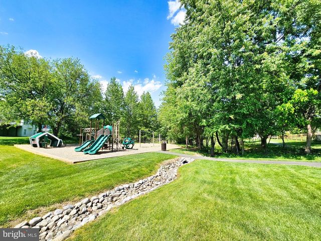 21747 KINGS CROSSING TER, Ashburn, VA 20147